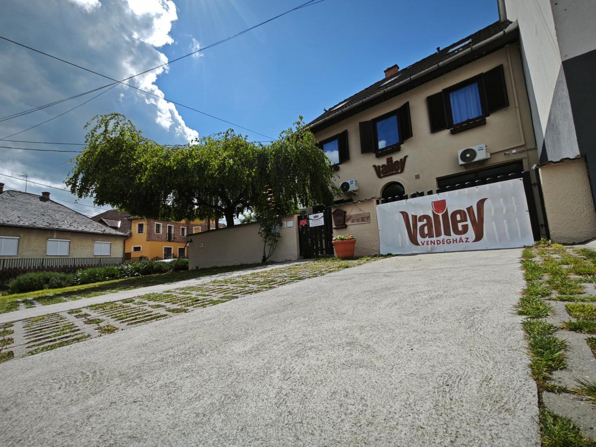 Valley Vendeghaz إغير المظهر الخارجي الصورة